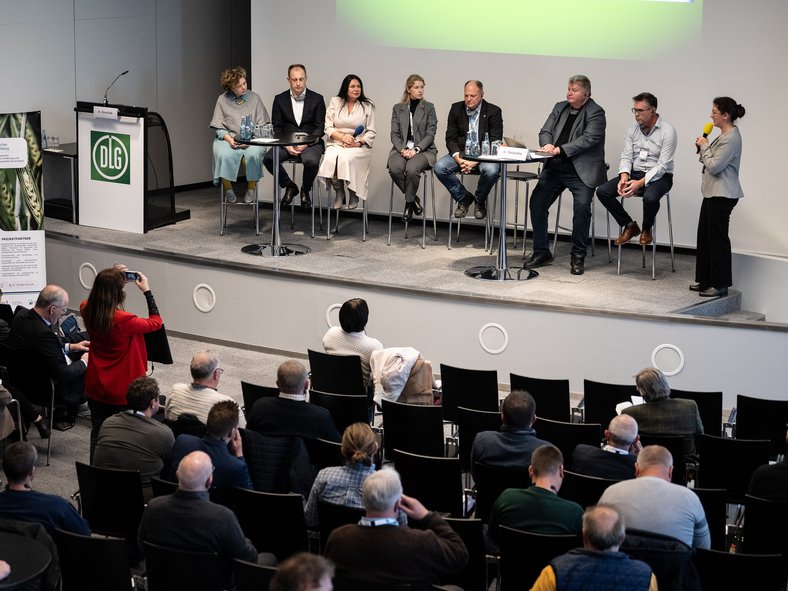 Image for Expert Stages & Conferences, Panel Discussion